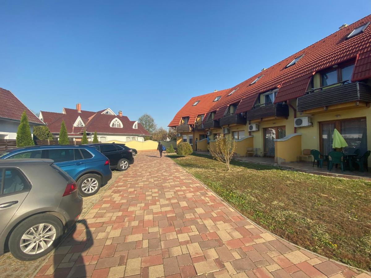 Mimi Apartman Apartamento Gyula Exterior foto